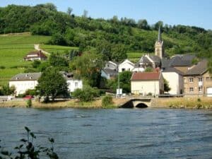 Mehr über den Artikel erfahren Wann darf man in Luxemburg Angeln?
