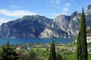 Mehr über den Artikel erfahren Kann man am Gardasee angeln?